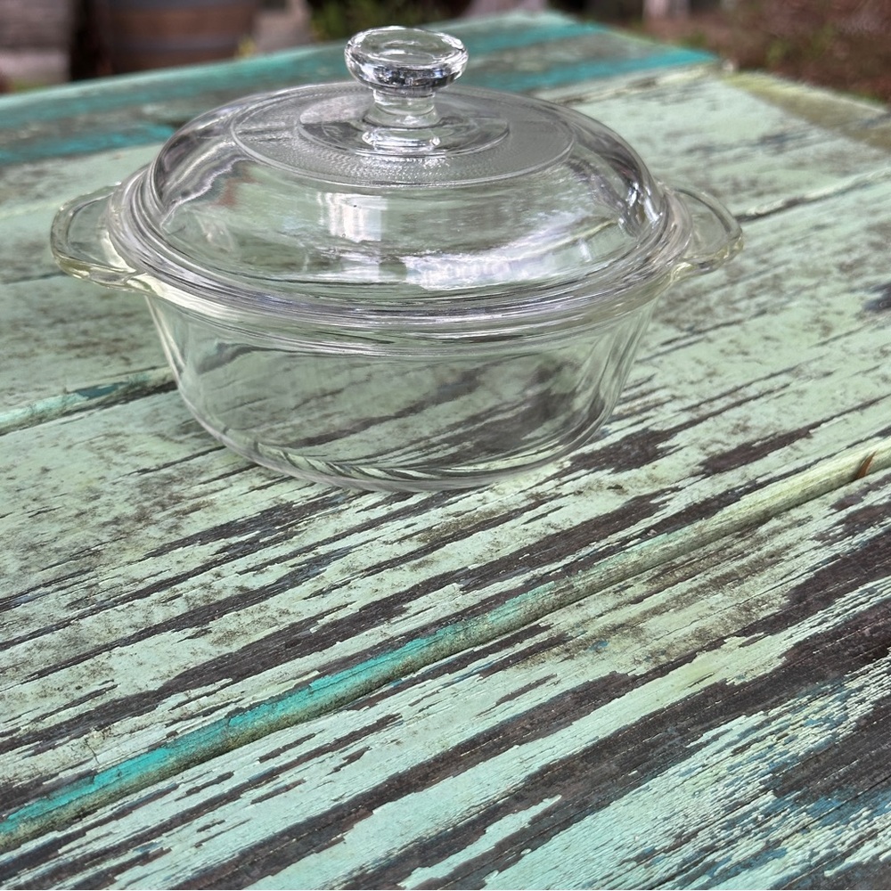 Vintage Fire King Clear Glass 1-Pint Casserole with Lid‎